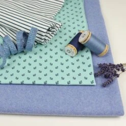 Bio Jersey Motiv Anchors Von Stoffonkel In Türkis Mit Dunkelblauen Ankern -TextilKreativ Verkaufsgeschäft Anchors von Stoffonkel in tuerkis mit 450 3