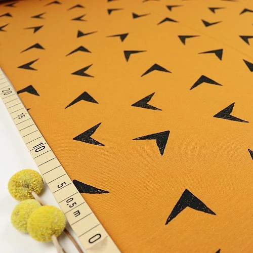 Bio Jersey Arrowhead In Burnt Ochre Von Bloome Copenhagen 1 Bio Jersey Arrowhead In Burnt Ochre Von Bloome Copenhagen