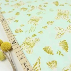Bio Jersey Stoff Sweetly Sings Golden In Hellmint Von Art Gallery Fabrics