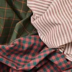 ORGANIC GINGHAM COTTON In Bottle Green/Coral Red Von Mind The MAKER -TextilKreativ Verkaufsgeschäft COTTON in Bottle Green Coral Red 2358 2