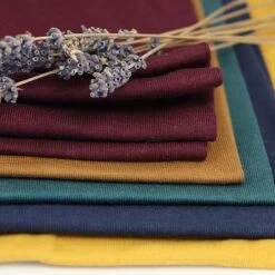 FINE RIB JERSEY In Maroon Von Meet Milk 5 FINE RIB JERSEY In Maroon Von Meet Milk -TextilKreativ Verkaufsgeschäft JERSEY in Maroon von Meet Milk 1532 2