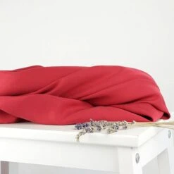 Tencel Twill Medium In Berry Von Meet Milk Rest2 -TextilKreativ Verkaufsgeschäft Medium in Berry von Meet Milk 2367 2