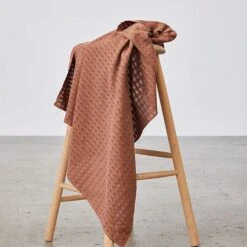 SOTA SHEER In Pecan Von Meet Milk