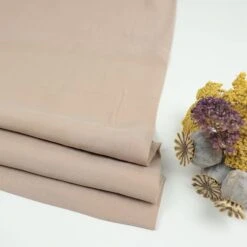 Vida Voile In Warm Sand Von Meet Milk Aus 100% TENCEL ™ Lyocell Fasern