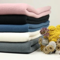 Bio Baumwollfleece Stoff Schwarz Von Fabrilogy 7 Bio Baumwollfleece Stoff Schwarz Von Fabrilogy -TextilKreativ Verkaufsgeschäft schwarz von Fabrilogy Bio Baumwollfleece Stoff 1249 3